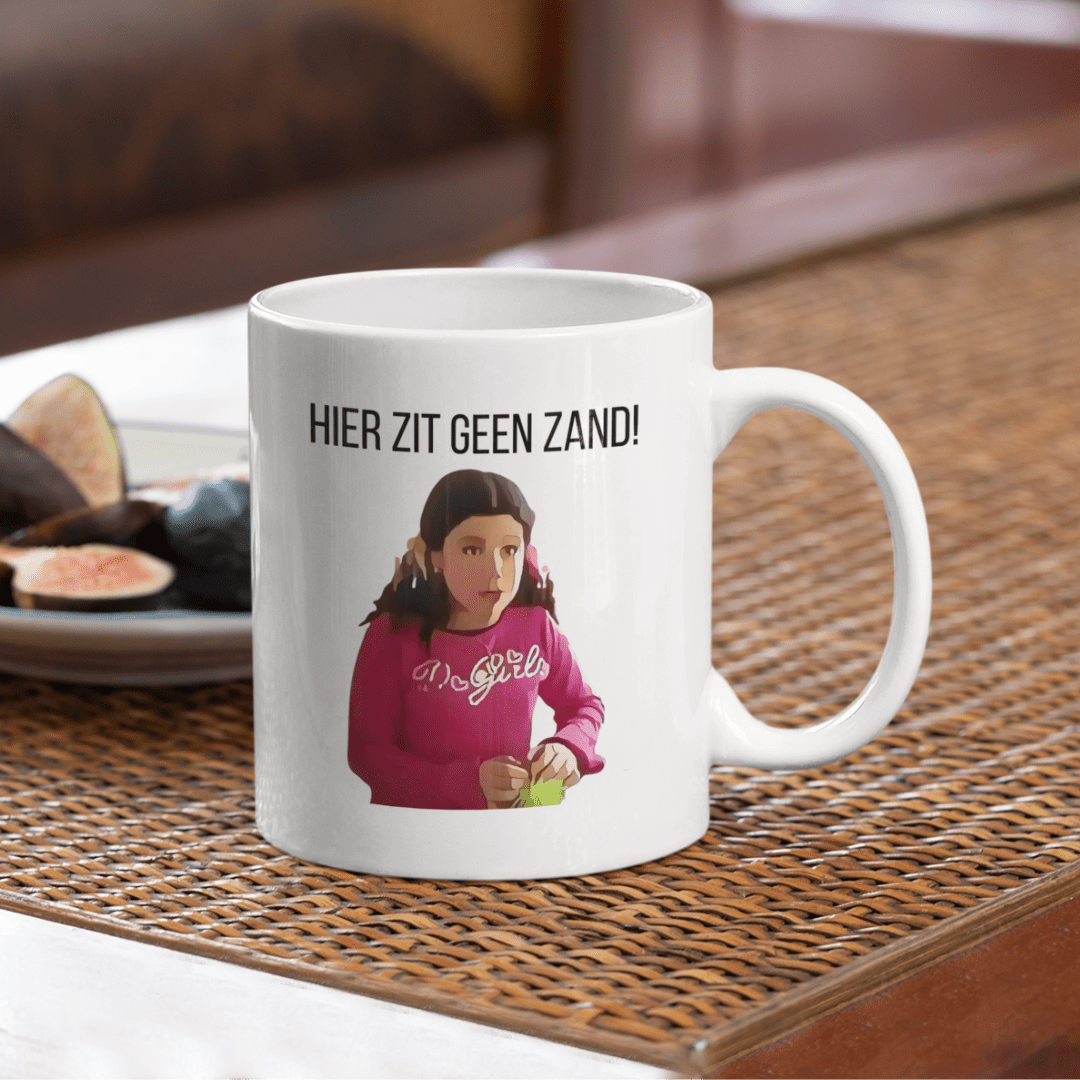 Hier zit geen zand! mok